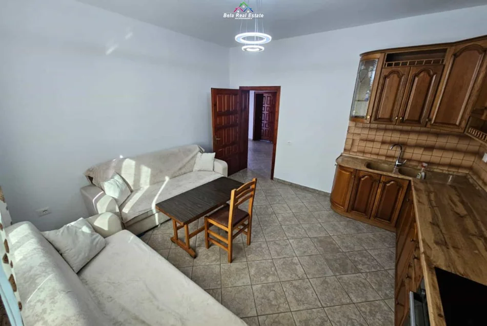 Tirane, jepet me qera Vile 1+1 Kati 2, 100 m² 470 € (qytet studenti)