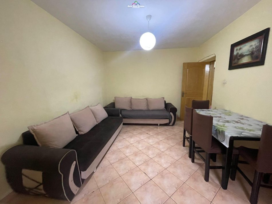 Tirane, jepet me qera apartament 1+1+Ballkon Kati 2, 50 m² 320 € (todi shkurti)