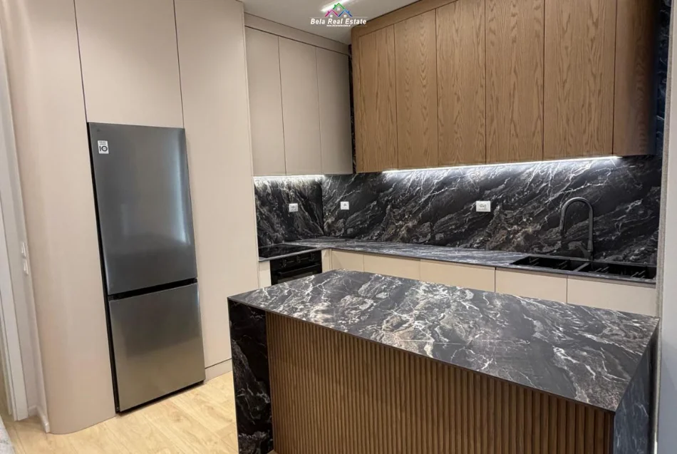 Tirane, jepet me qera Vile 2+1 Kati 3, 197 m² 2.100 € (Ne Farke tek Rezidenca Aba)