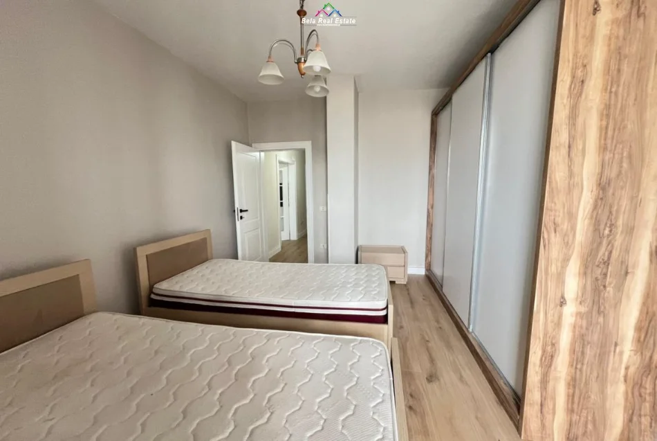 Tirane, jepet me qera apartament 2+1 Kati 5, 130 m² 875 € (21 dhjetori)
