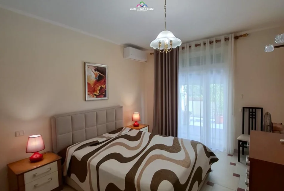 Tirane, jepet me qera apartament 1+1+Ballkon Kati 2, 90 m² 630 € (kopshti botanik)