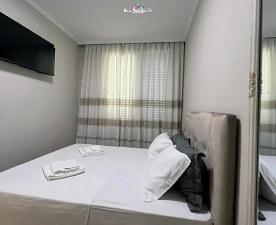 Tirane, jepet me qera apartament 1+1+Ballkon Kati 11, 65 m² 870 € (qender)