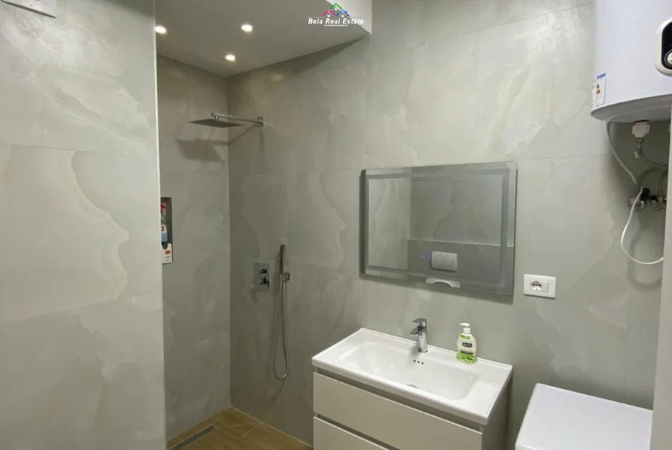 Tirane, jepet me qera apartament 3+1 Kati 1, 50 m² 620 € (don bosko)