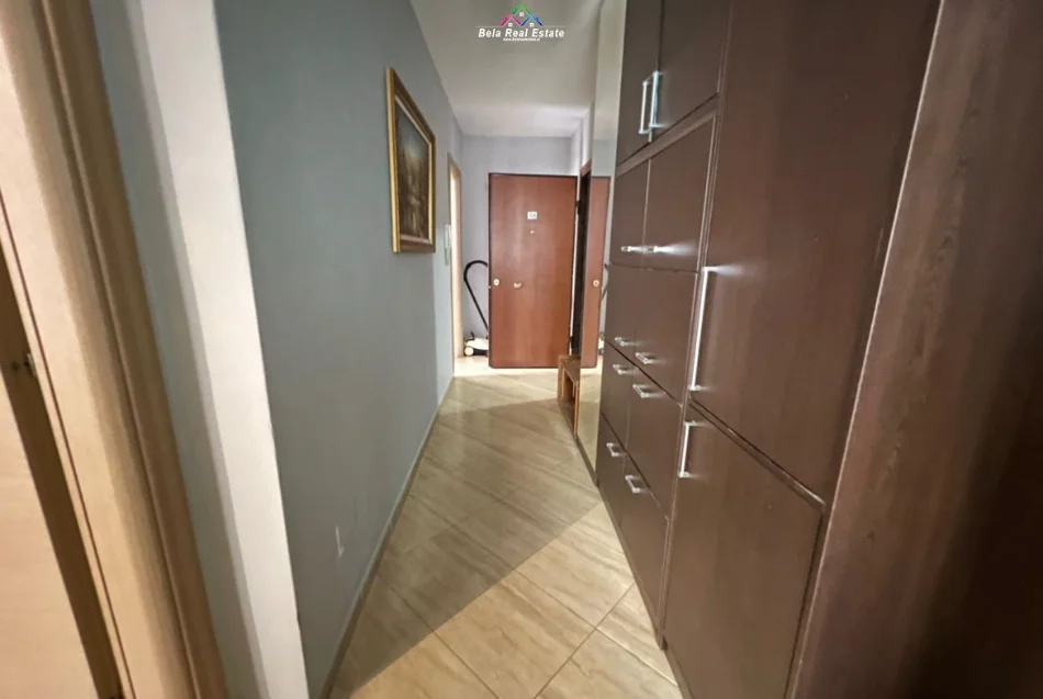 Tirane, jepet me qera apartament 1+1+Ballkon Kati 6, 110 m² 520 € (jordan misja)