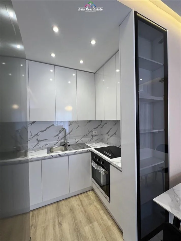 Tirane, jepet me qera apartament 1+1+Ballkon Kati 6, 70 m² 550 € (Don Bosko, Trio Tower Residence)