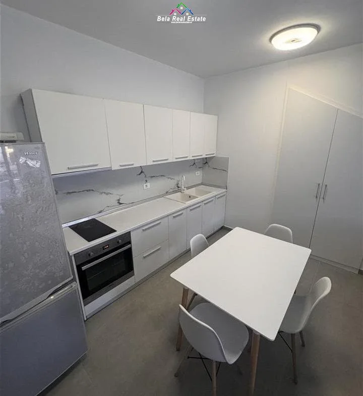 Tirane, jepet me qera apartament 2+1 Kati 3, 80 m² 820 € (kodra e diellit 1)
