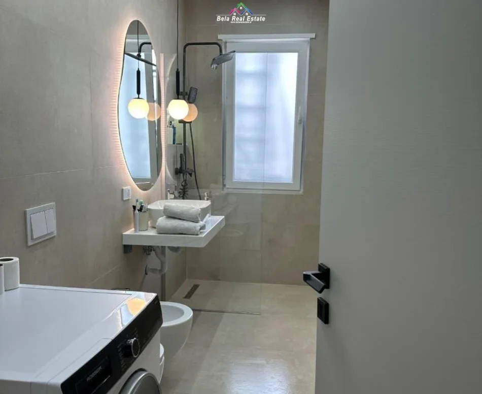 Tirane, shes apartament 2+1 Kati 8, 96 m² 145.000 € (univers city)