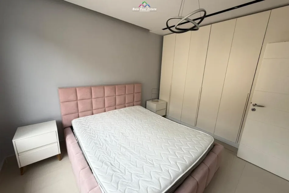 Tirane, jepet me qera apartament 1+1+Ballkon Kati 3, 60 m² 520 € (21 dhjetori)