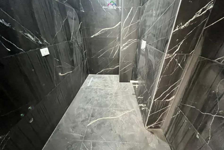 Tirane, jepet me qera zyre Kati 10, 130 m² 730 € (feiz himzo)
