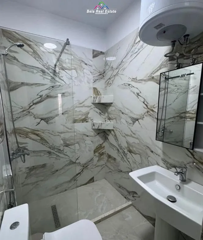 Tirane, jepet me qera apartament 1+1+Ballkon Kati 7, 60 m² 500 € (rrapo hekali)