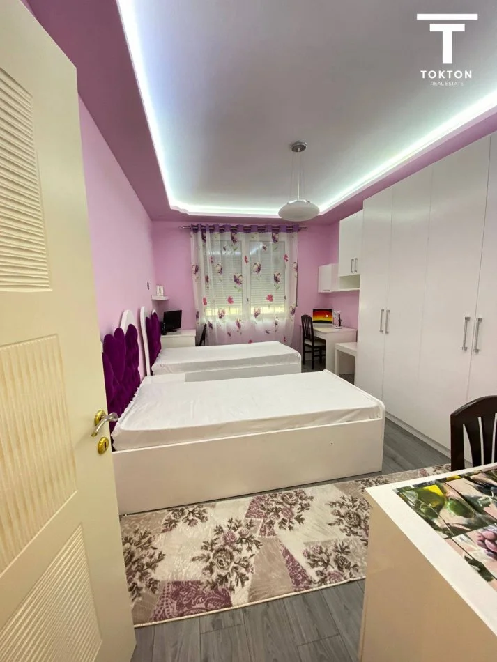 Tirane, shitet apartament 3+1 Kati 2, 151 m² 265.000 € (Kompleksi Xhura) TT 176