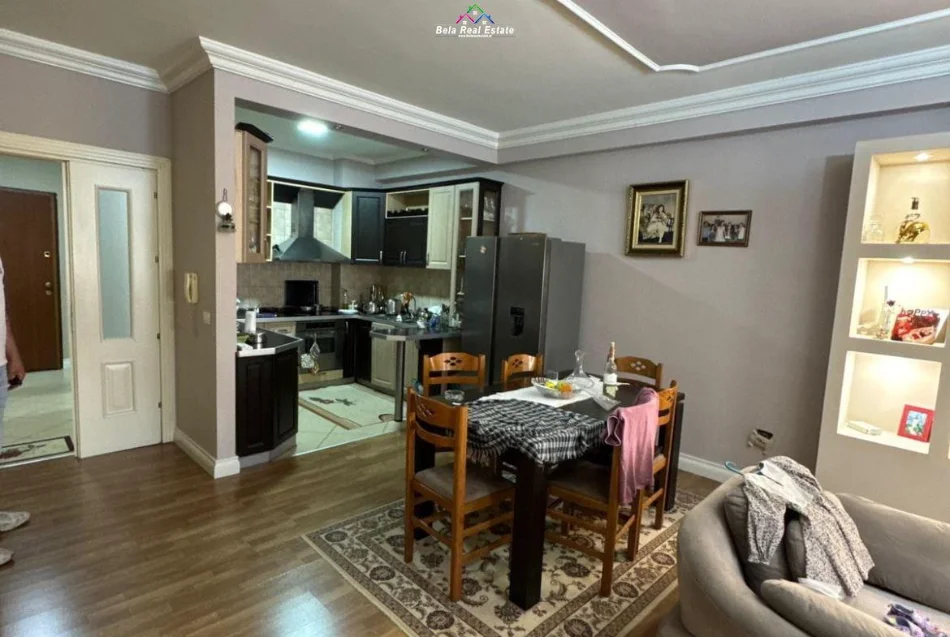 Tirane, shes apartament 3+1 Kati 6, 161 m² 222.000 € (mikel maruli)