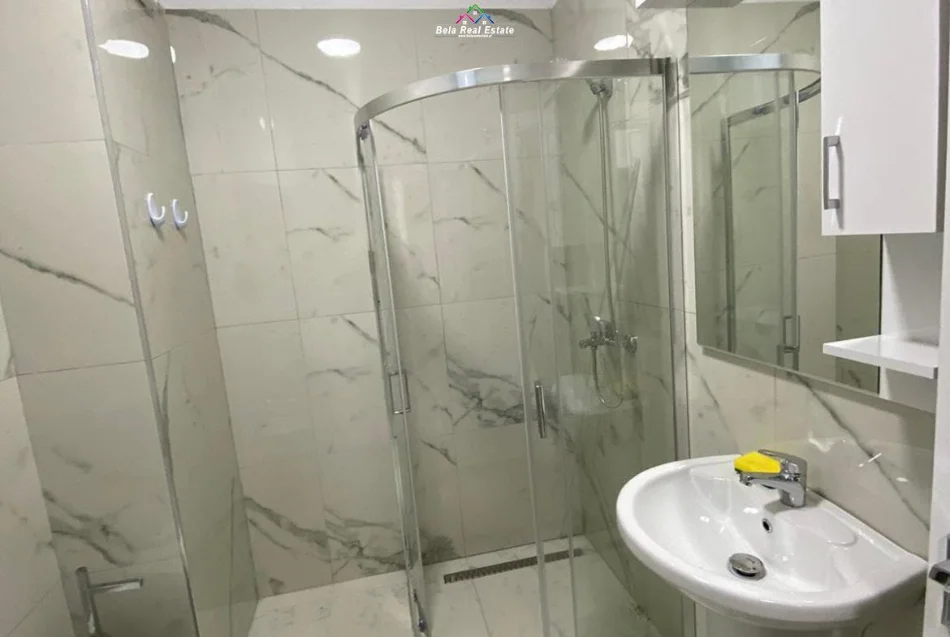 Tirane, jepet me qera apartament 1+1+Ballkon Kati 5, 70 m² 500 € (don bosko)