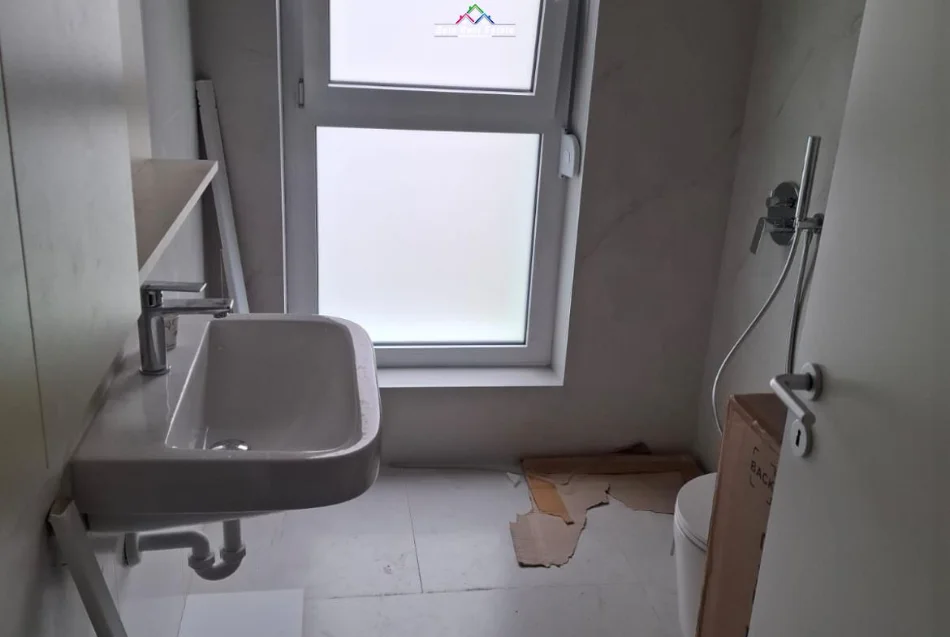 Tirane, jepet me qera apartament 1+1 Kati 2, 50 m² 420 € (Ali Demi)