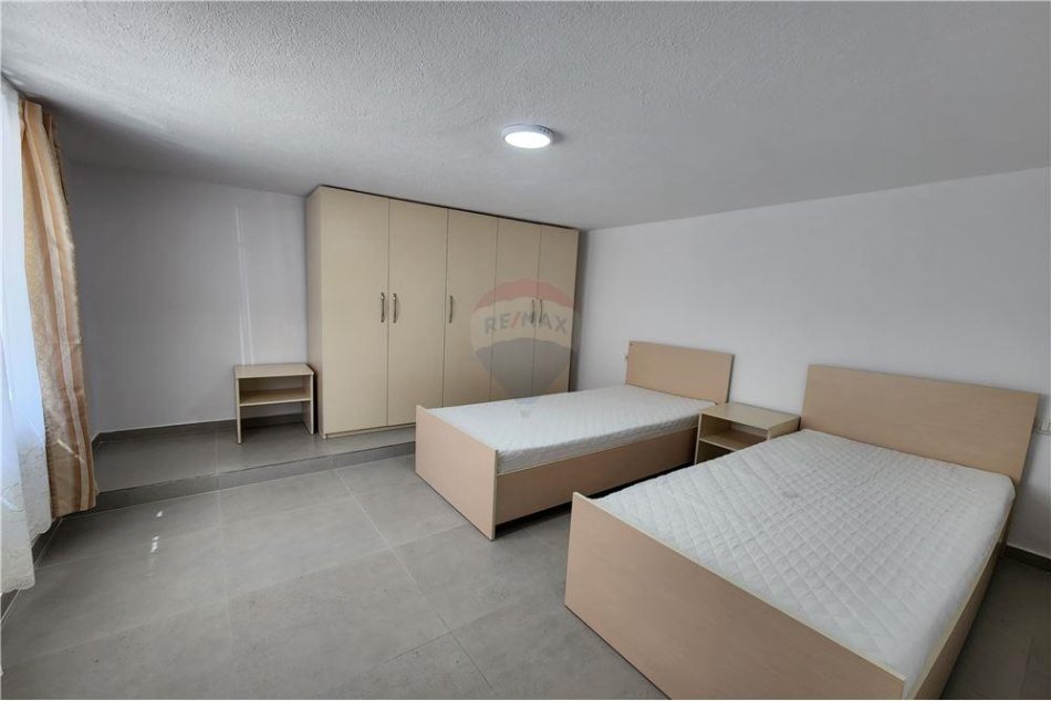 Tirane, jepet me qera apartament 1+1, Kati 0, 350 € (Qytet Studenti)