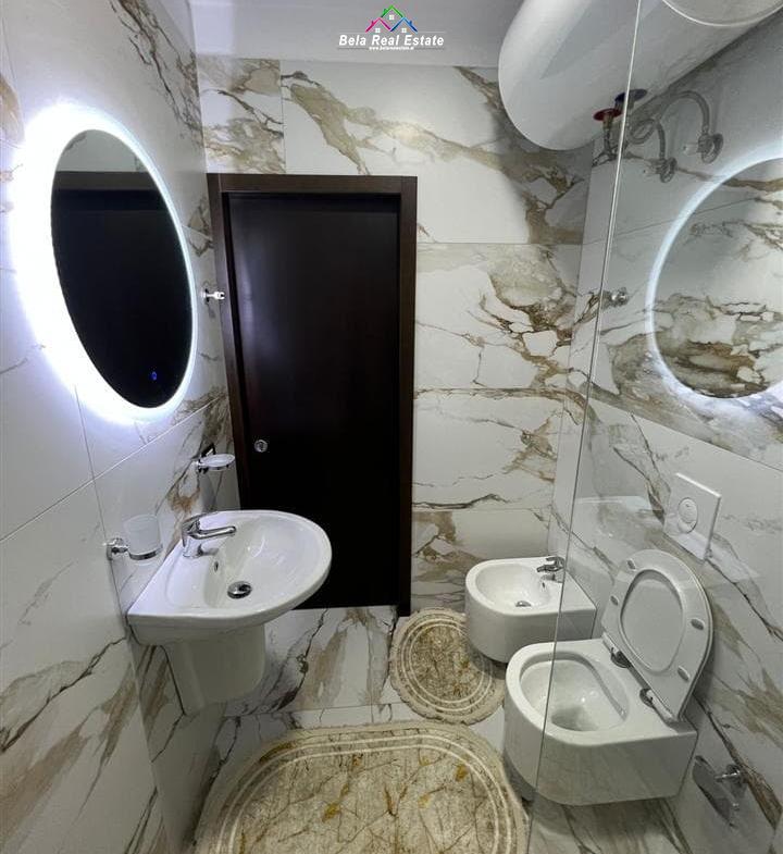 Tirane, jepet me qera apartament 1+1 Kati 3, 65 m² 550 € (PRANE MINISTRIE SE ARSIMIT)