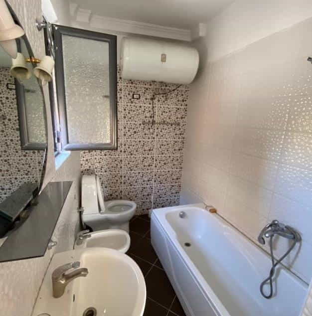 Tirane, jepet me qera apartament 2+1 Kati 2, 170 m² 500 € (Rruga Besa)