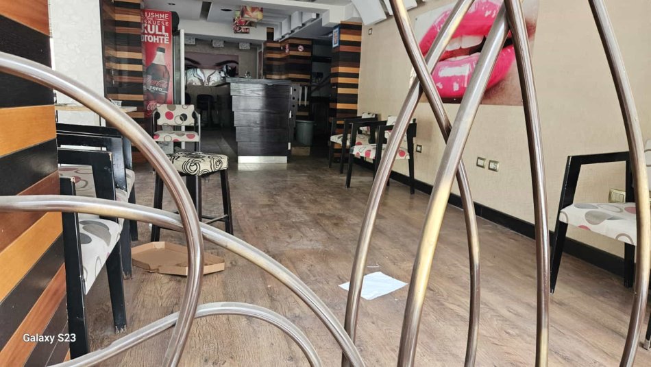 Tirane, jepet me qera lokal Kati 2, 200 m² 1.000 € (sheshi willson)