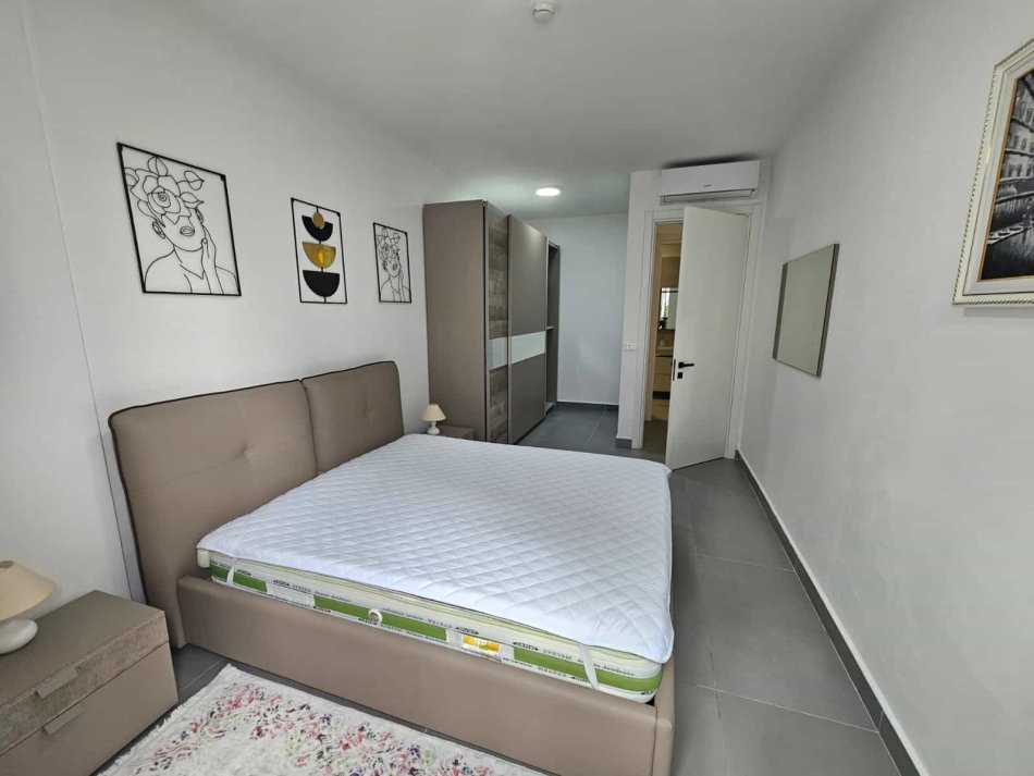 Tirane, jepet me qera apartament 2+1 Kati 0, 90 m² 1.200 € (Liqeni i thate)