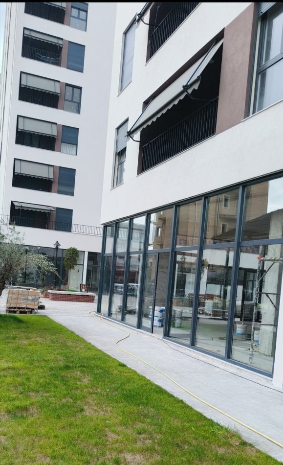 Tirane, shes ambjent biznesi Kati 0, 107 m² 267.000 € (qENDER kAMEZ)