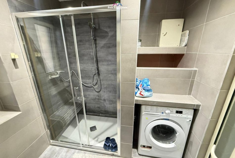 Tirane, jepet me qera apartament 1+1 Kati 3, 40 m² 470 € (prane Deges se Thesarit)