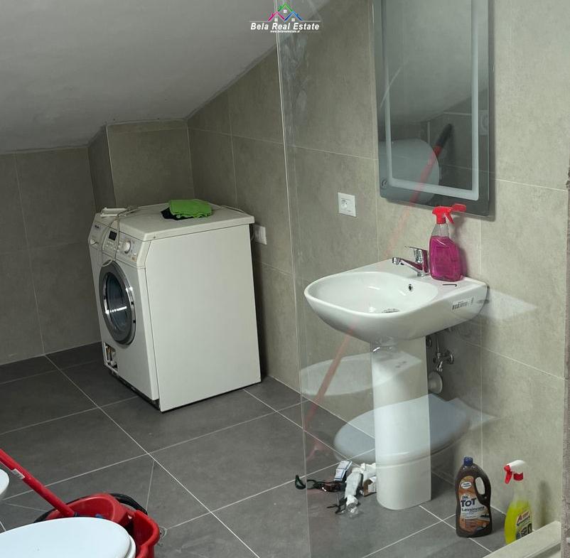 Tirane, shitet apartament 2+1+Ballkon Kati 7, 142 m² 186.550 € (Rruga Shefqet Kuka)