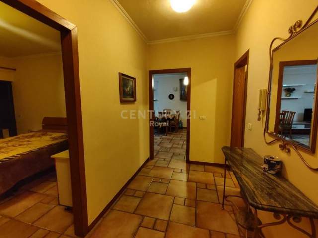 Tirane, jepet me qera apartament 1+1 Kati 8, 68 m² 480 Euro (Rruga Reshit Petrela. Posta Shqipertare Tirana, Al)