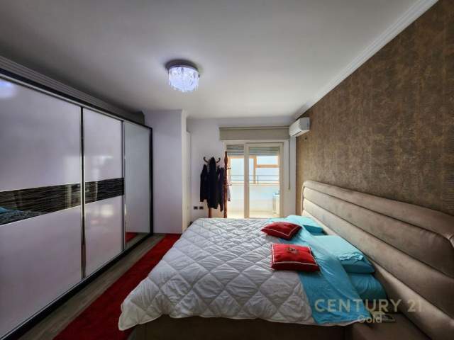 Tirane, shitet apartament Kati 5, 180 m² 150.000 Euro