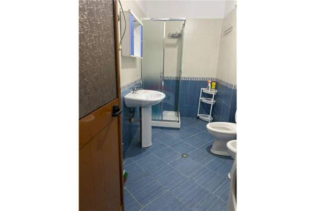 Tirane, jepet me qera apartament 1+1 Kati 3, 72 m² 400 Euro