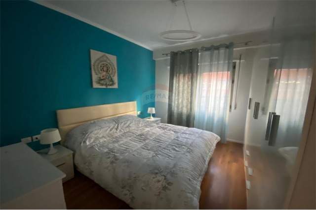 Tirane, jepet me qera apartament 1+1+BLK Kati 2, 66 m² 650 Euro (Kompleksi Delijorgji)