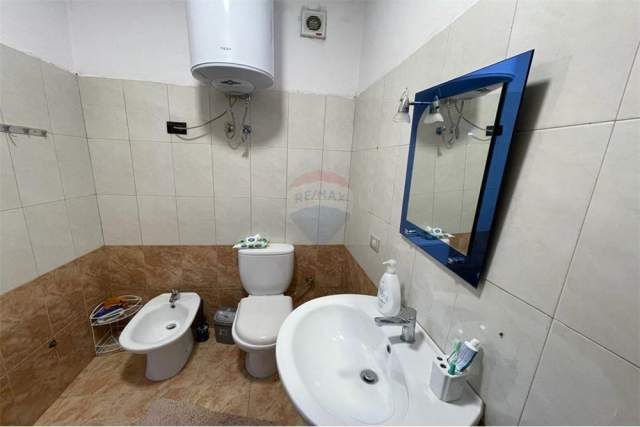 Tirane, jepet me qera apartament 1+1 Kati 1, 70 m² 450 Euro