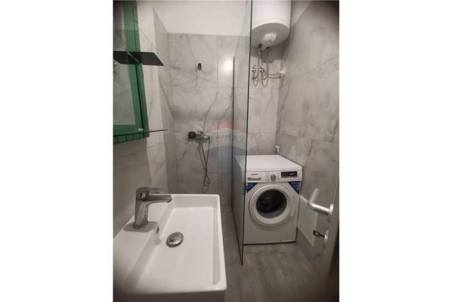 Tirane, jepet me qera apartament 1+1+BLK Kati 4, 70 m² 450 Euro