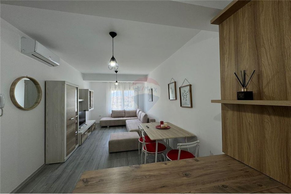 Jepet me qira apartament 1+1 te Kodra e Diellit 2