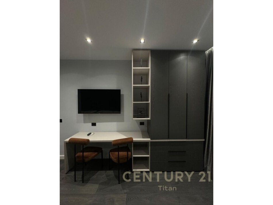 Tirane, shitet apartament 1+1 Kati 2, 47 m² 178.000 € (BLLOK)