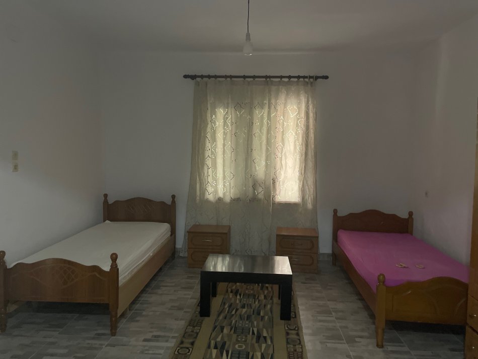 Tirane, jepet me qera Vile 1+1 Kati 0, 65 m² 300 € (Azem Galica, Tirane)