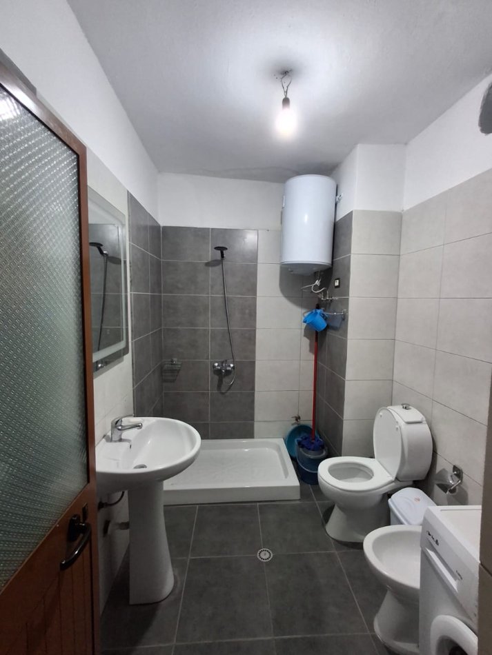 Tirane, jap me qera apartament 2+1+Ballkon Kati 7, 87 m² (Don Bosko)