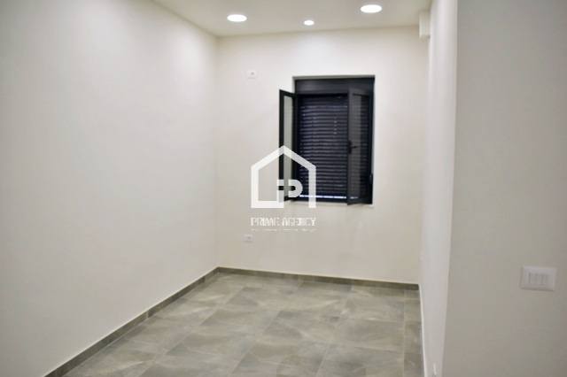 Tirane, shitet dyqan Kati 0, 70 m² 525.000 € (STADIUMI DINAMO)