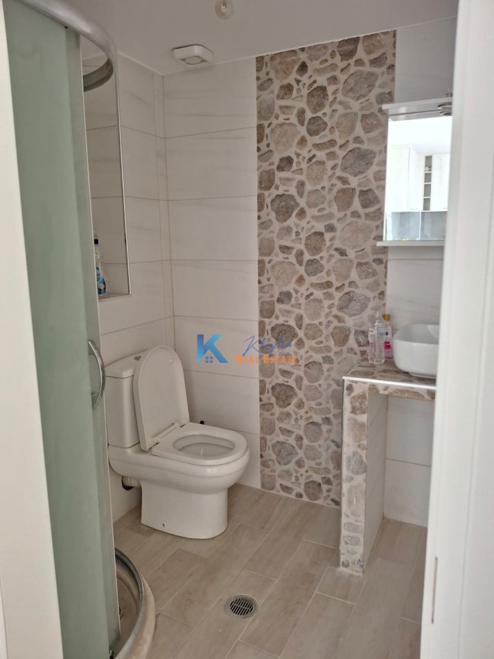 Tirane, jap me qera apartament 2+1+Ballkon Kati 7, 100 m² (Misto Mame, pallatet Dilo, Rruga Besim Alla)