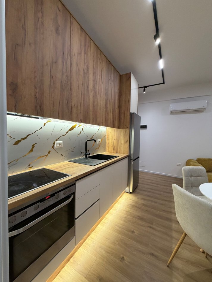 Tirane, jepet me qera apartament 1+1 Kati 3, 400 € (Rruga Dalip Topi)