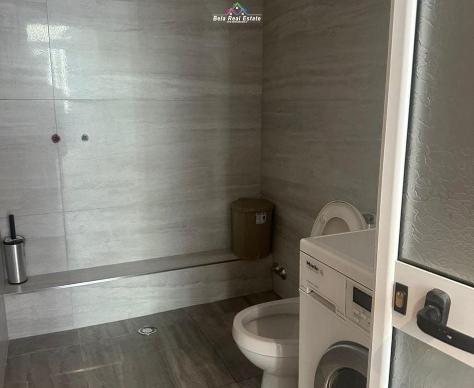 Tirane, jepet me qera apartament 3+1 Kati 1, 101 m² 156.000 € Prfane Casa Italia