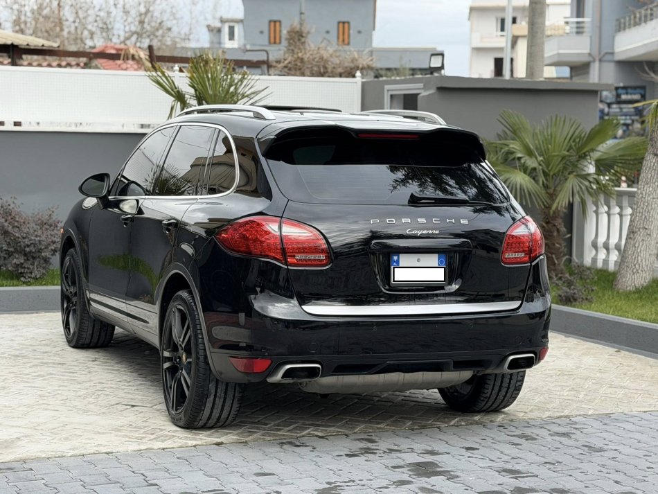 Fier, shes makine PORSCHE CAYENNE-3.6 BENZIN GAZ STAG-FULL OPTIONS-LETRAT 12-2026 XHAMA TE ZINJ KOMPLET-13.500 EURO OSE NDERROHET-069 44 00 305 Benzin+Gaz, e zeze automatik Klima 250.000 km 13.500 €