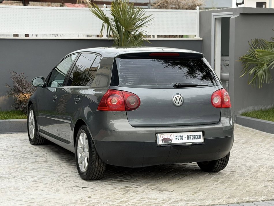 Fier, shes makine VW GOLF 5-2.0 DIESEL TDI-MANUAL-LETRAT 12-2026 3200 EURO-NUK NDERROHET-069 44 00 305 Nafte, gri e erret manuale Kondicioner 302.000 km 2999 €