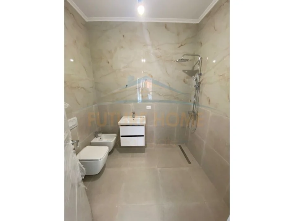 Tirane, jepet me qera apartament 2+1 Kati 1, 116 m² 800 € (Rruga 5 Maji)