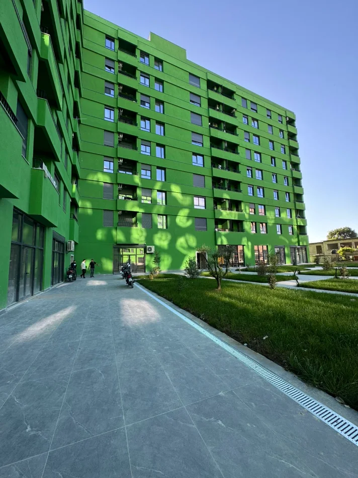 Tirane, jepet me qera apartament 2+1+Ballkon Kati 6, 108 m² 500 € (ne rrugen 5 Maji Tirane.)