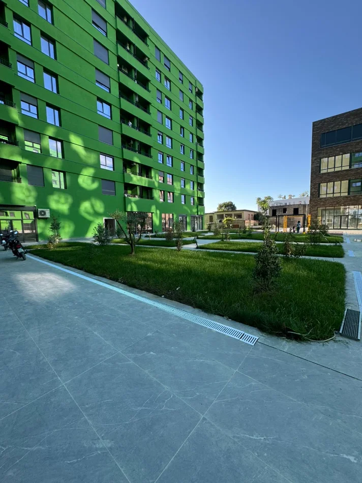 Tirane, jepet me qera apartament 2+1+Ballkon Kati 6, 108 m² 500 € (ne rrugen 5 Maji Tirane.)