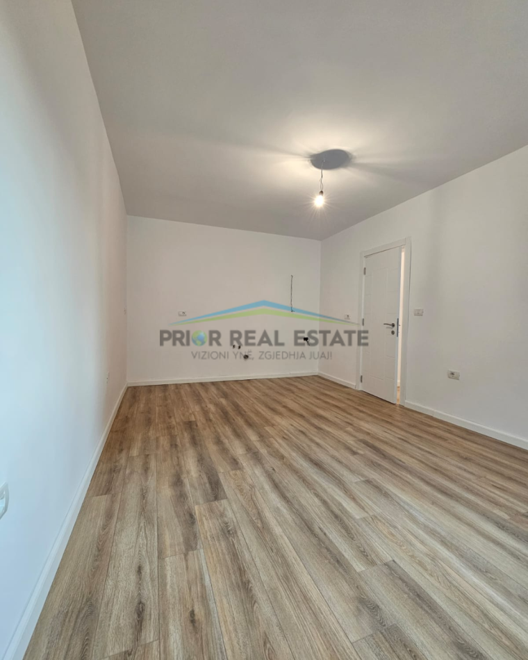Tirane, shitet apartament 1+1 Kati 5, 42 m² 102.000 € (21 Dhjetori)