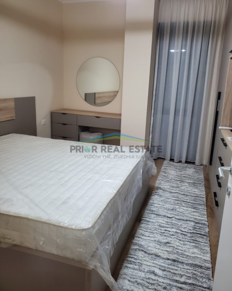 Tirane, jepet me qera apartament 1+1+Ballkon Kati 3, 1.000 € (Liqeni i Thate)