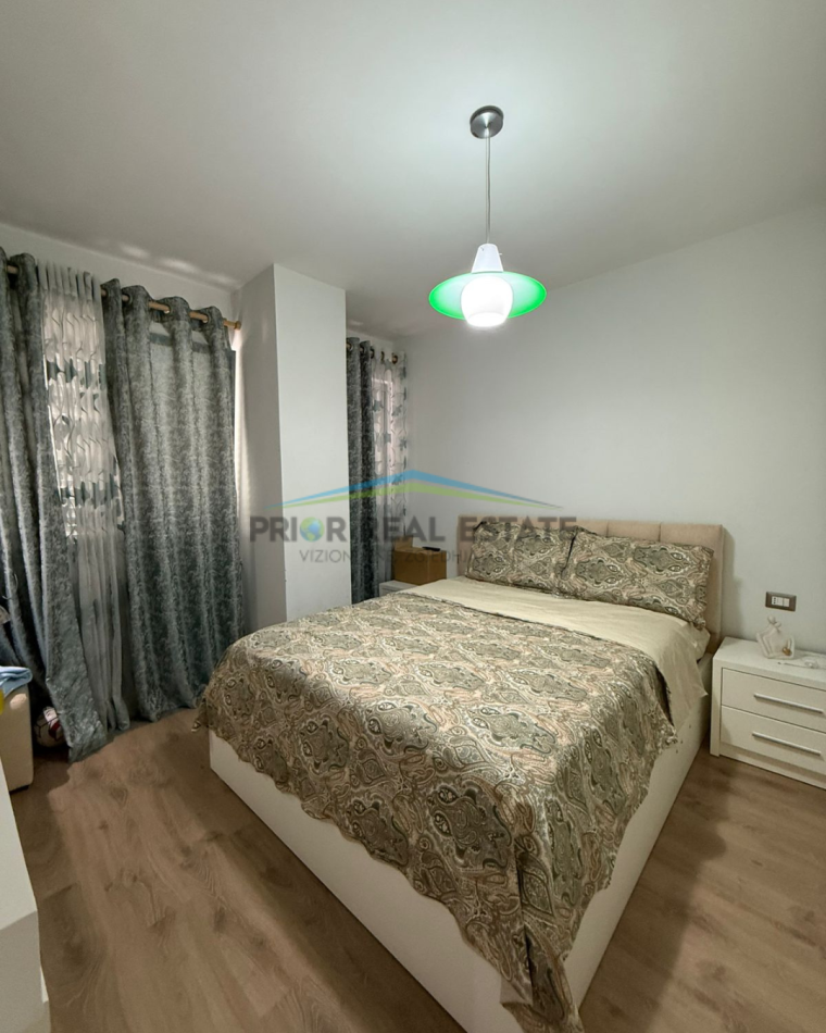 Tirane, jepet me qera apartament 2+1+Ballkon Kati 6, 93 m² 750 € (Don Bosko)