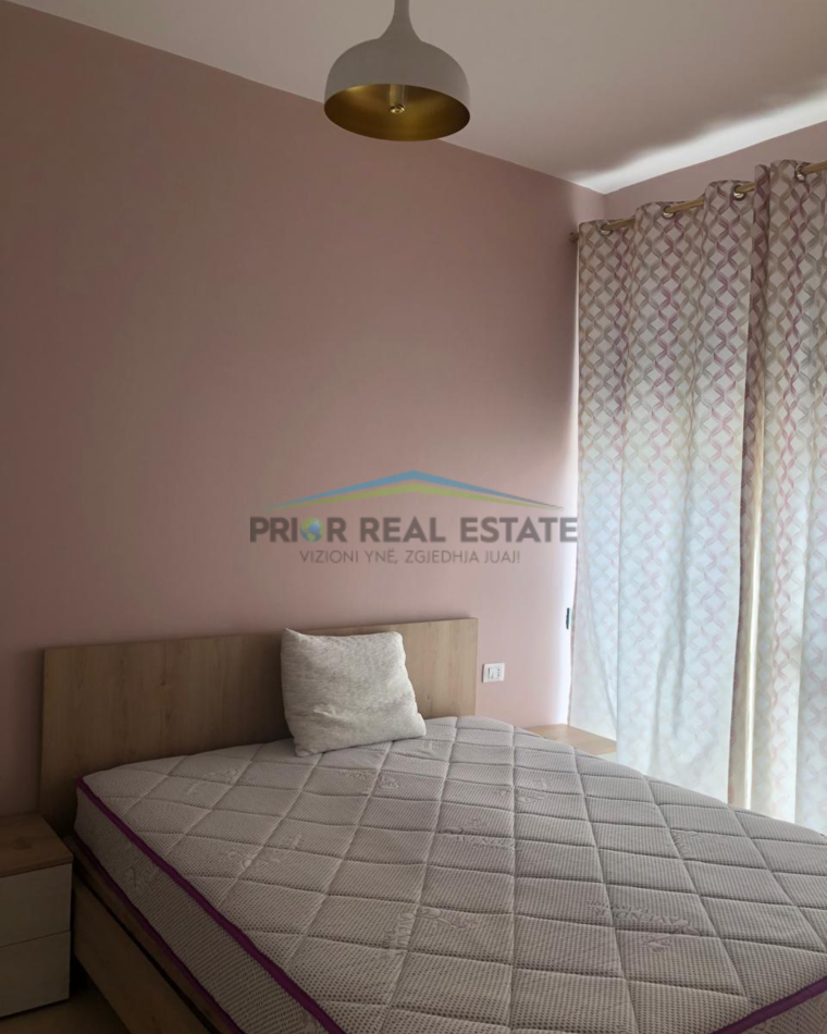 Tirane, jepet me qera apartament 1+1+Ballkon Kati 5, 65 m² 500 € (Don Bosko)