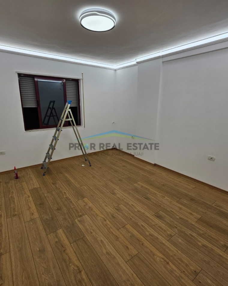 Tirane, shitet apartament 2+1+Ballkon Kati 1, 115 m² (Rruga 4 Deshomoret)